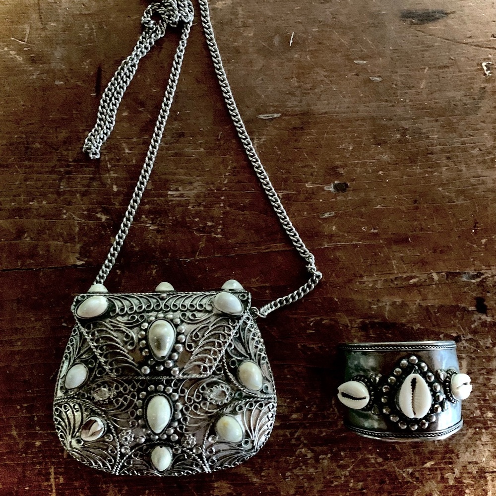 Vintage shell bag & bracelet